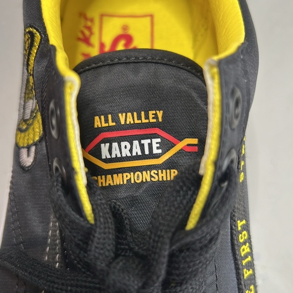 Vans Old Skool Cobra Kai Never Dies low canvas sneakers Men’s 8/Women’s 9.5. NWT - Picture 9 of 16